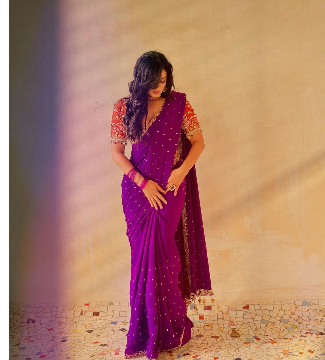 Bollywood Actress Shweta Tiwari Stills in Violet Saree